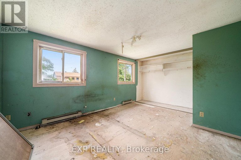 28577160/4e-39-woodvale-green/craig-henrywoodvale/ottawa/ontario/K2G4G8_13