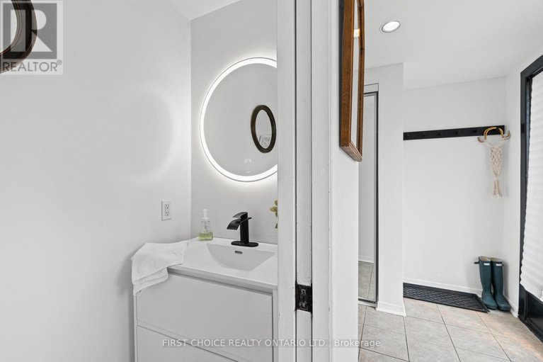 28712297/10-campbell-reid-court/rural-kanata-central/ottawa/ontario/K2K1X7_22
