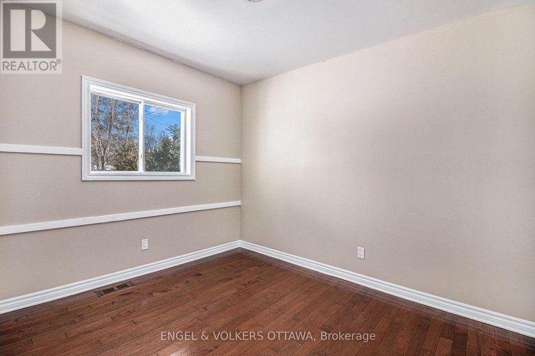 28485145/1095-morin-road/cumberland-estates/ottawa/ontario/K4C1A5_15