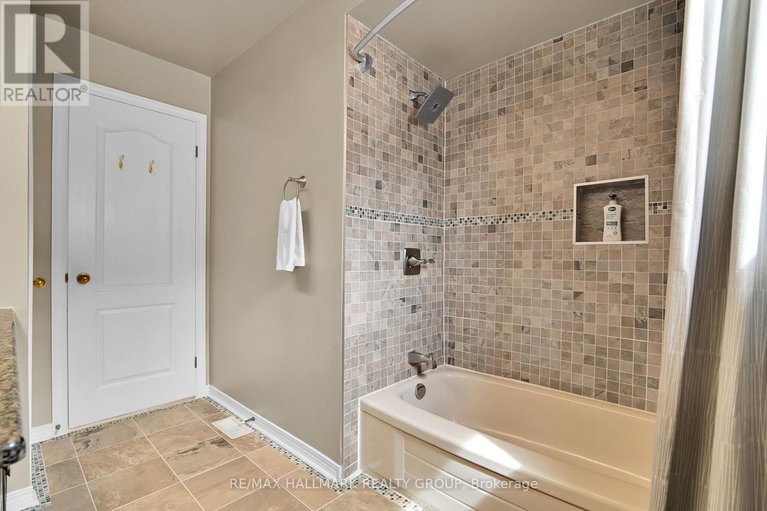 29674273/21-hime-crescent/hunt-club-park/ottawa/ontario/K1G4S1_24