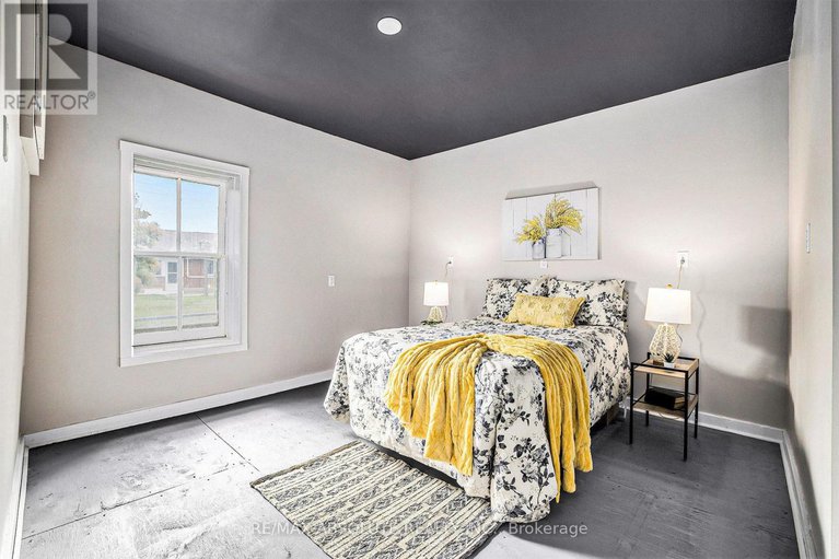 28557338/10-neilson-street/mcnabbraeside-twps/mcnabbraeside/ontario/K7S3G2_16