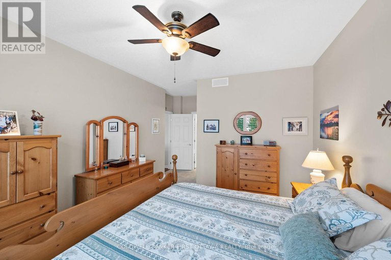 29258505/239-royal-landing-gate/north-grenville-twp-kemptville-south/north-grenville/ontario/K0G1J0_16