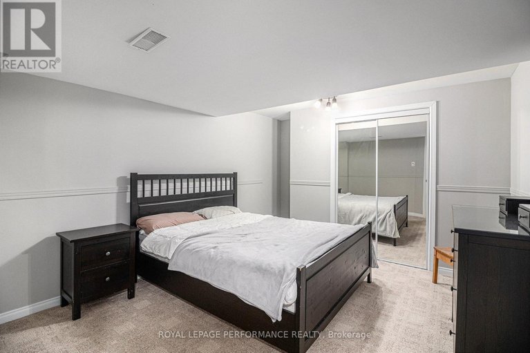 29629038/653-thicket-way/fallingbrookgardenway-south/ottawa/ontario/K4A3A7_33