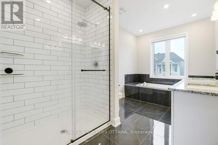 28933678/1010-carden-lane/orleans-village/ottawa/ontario/K1W0N3_38