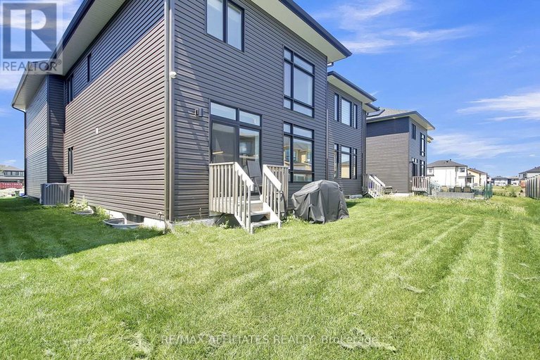 28564568/357-shoveler-grove/riverside-southgloucester-glen/ottawa/ontario/K4M1B2_41