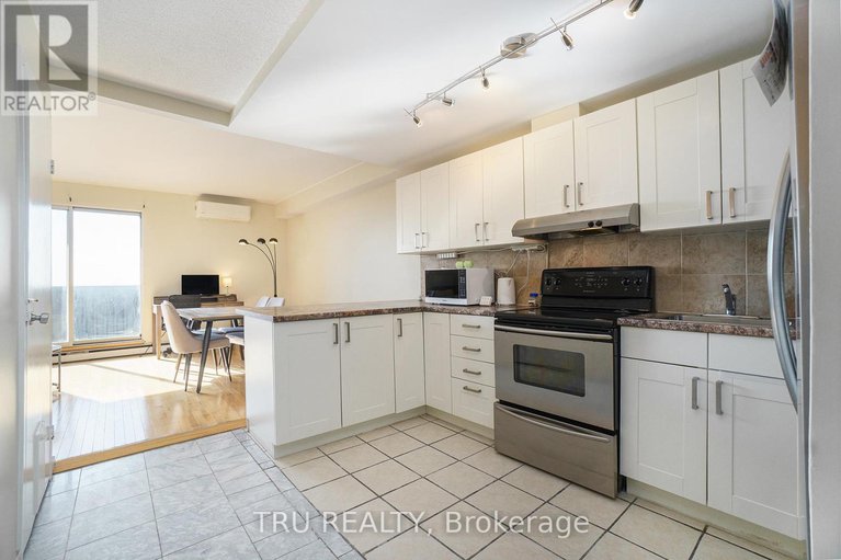 27763193/ph8-900-dynes-road/ottawa/ontario/K2C3L6_5