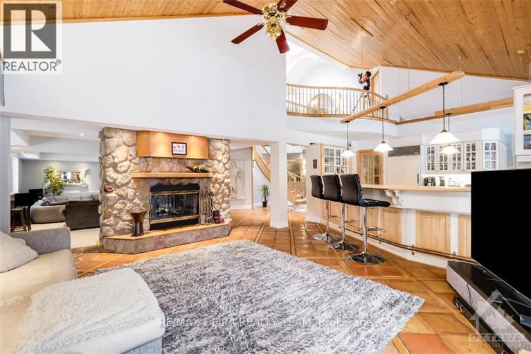 28495389/4-aleutian-road/bruce-farmgraham-parkqualicumbellands/ottawa/ontario/K2H7C8_14