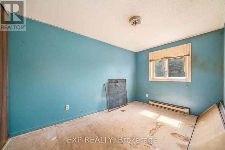 28577160/4e-39-woodvale-green/craig-henrywoodvale/ottawa/ontario/K2G4G8_11