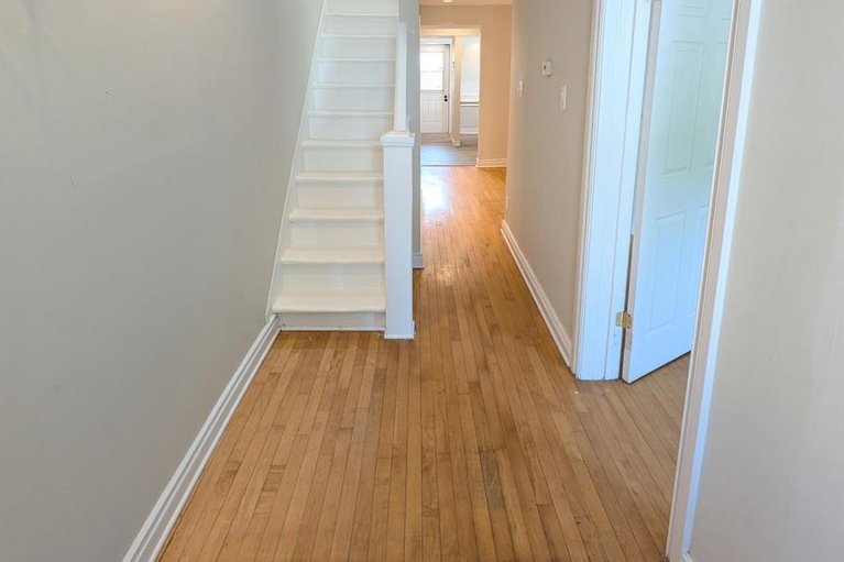 28488845/8-robinson-avenue/sandy-hill/ottawa/ontario/K1N8N9_3