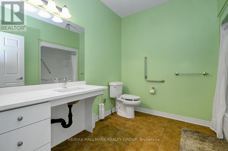 28232415/46-chapelier-private/queenswood-heights-south/ottawa/ontario/K1E3Y1_28