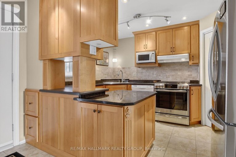 29446603/1722-rodin-way/chateauneuf/ottawa/ontario/K1C4Y8_12