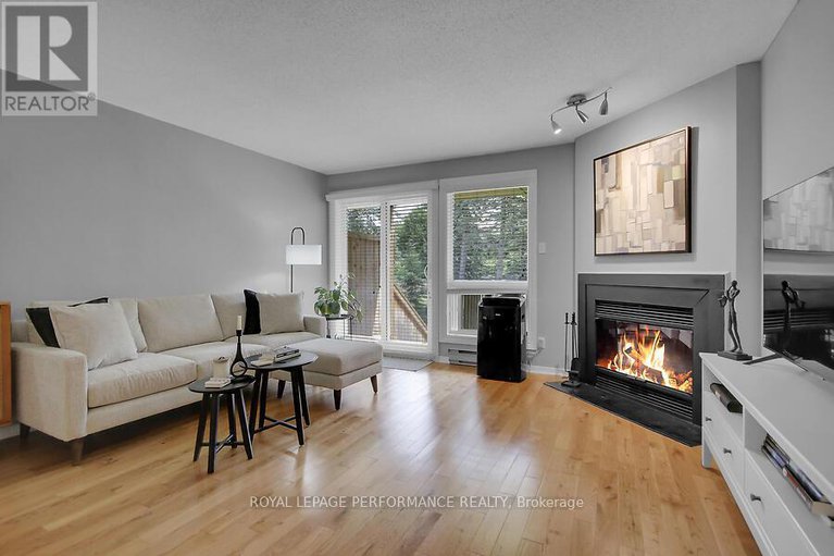 28565968/402-briston-private/hunt-club-park/ottawa/ontario/K1G5R3_4