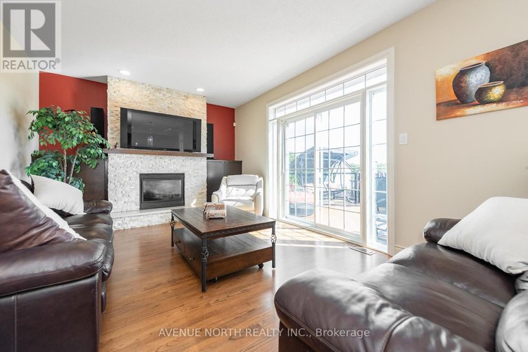 29611479/184-felicity-crescent/mer-bleuebradley-estatesanderson-park/ottawa/ontario/K1W0C2_18