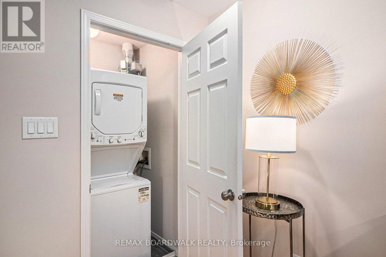 29255401/86-sternes-private/springridgeeast-village/ottawa/ontario/K4A0X8_14