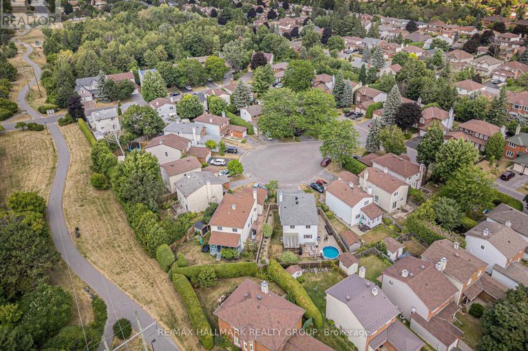 28754000/68-hewitt-court/katimavik/ottawa/ontario/K2L3R3_33