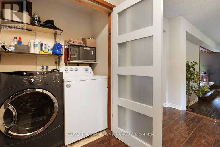 28857388/5498-edgewater-drive/manotick-east-to-manotick-station/ottawa/ontario/K4M1B4_17