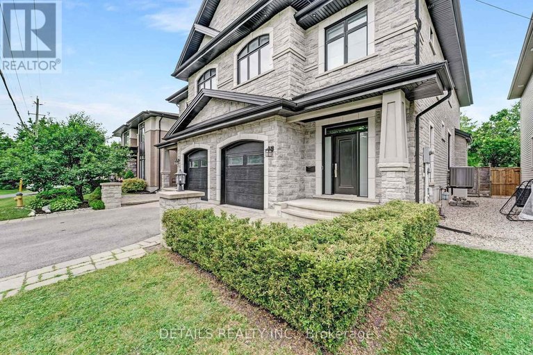 29448768/71-eleanor-drive/city-viewskylinefisher-heightsparkwood-hills/ottawa/ontario/K2E6A1_32