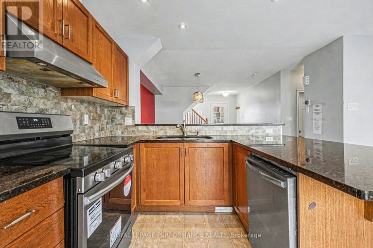 29581427/2733-grand-canal-street/half-moon-bay/ottawa/ontario/K2J0T1_13