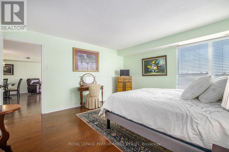 29080345/303-120-grant-carman-drive/borden-farmstewart-farmcarleton-heightsparkwood-hills/ottawa/ontario/K2E1C8_18