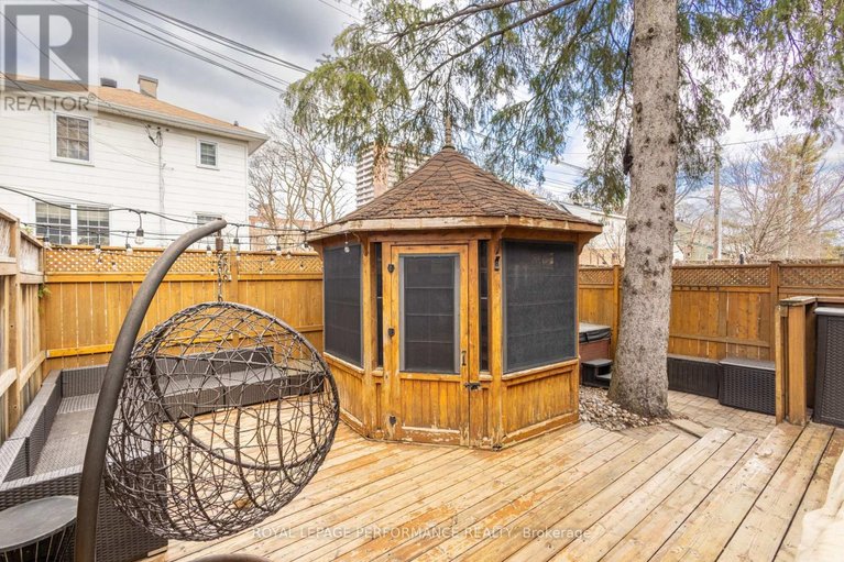 29606719/219-switzer-avenue/westborohampton-park/ottawa/ontario/K1Z7H8_40