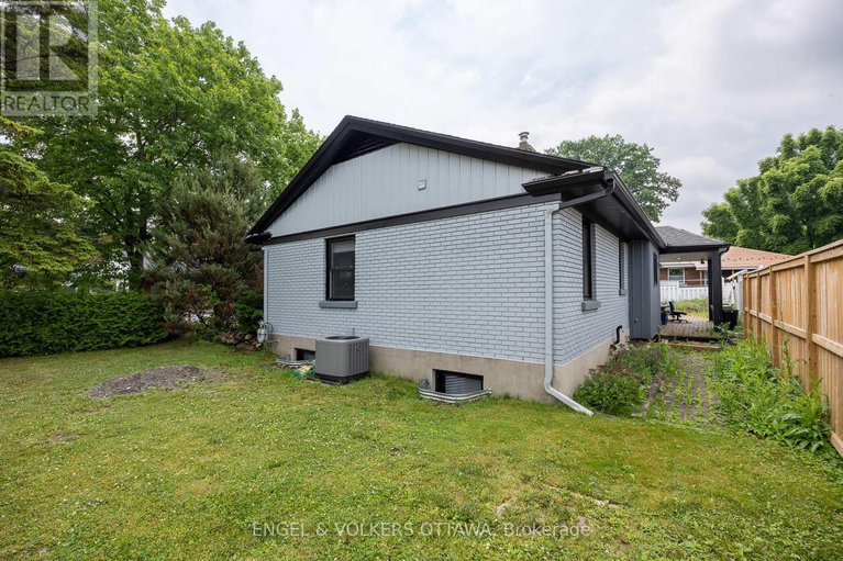 28559940/2204-utah-street/alta-vista/ottawa/ontario/K1H7W8_41