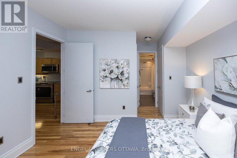 28592109/105-400-mcleod-street/ottawa-centre/ottawa/ontario/K2P1A6_29