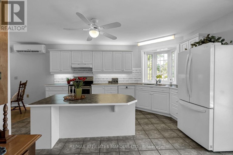 28550649/24-saunders-avenue/long-sault/south-stormont/ontario/K0C1P0_17