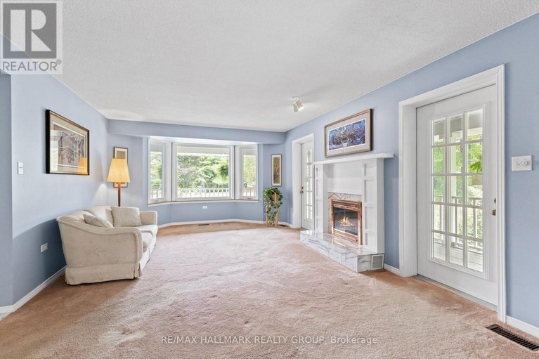 28835565/1103-rideau-bend-crescent/manotick-east-to-manotick-station/ottawa/ontario/K4M1B6_5