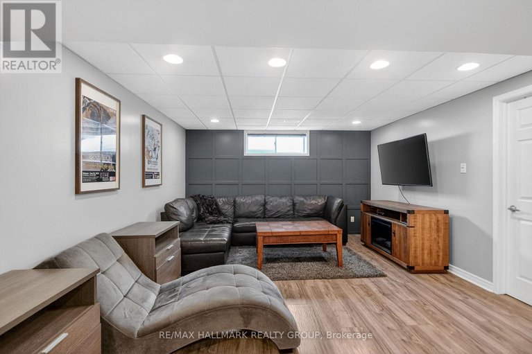 29409021/1-catterick-crescent/morgans-grantsouth-march/ottawa/ontario/K2K3M5_19