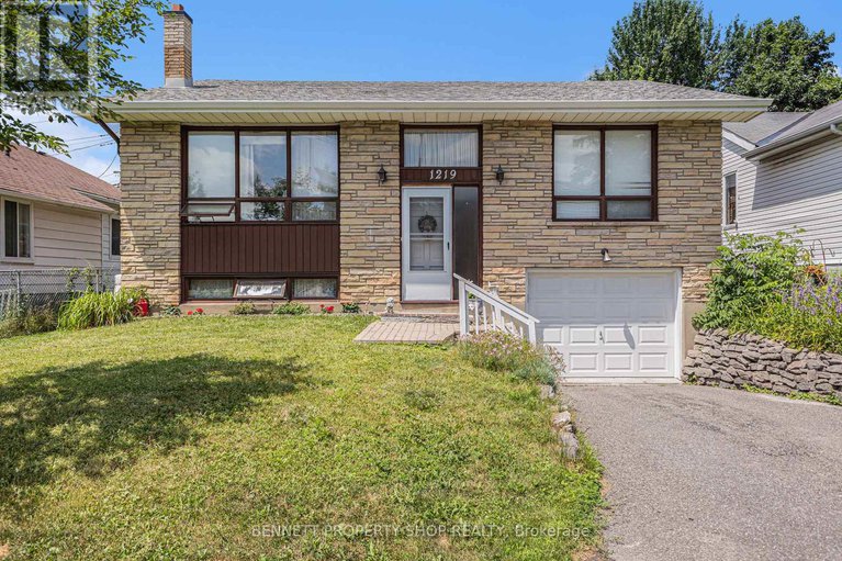 28615266/1219-vancouver-avenue/ellwood/ottawa/ontario/K1V6V2_1