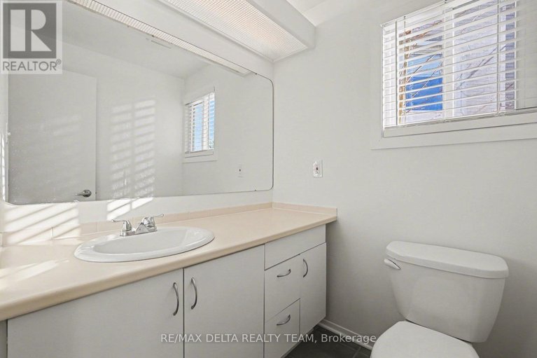 29462005/8a-millrise-lane/centrepointe/ottawa/ontario/K2G5E6_12