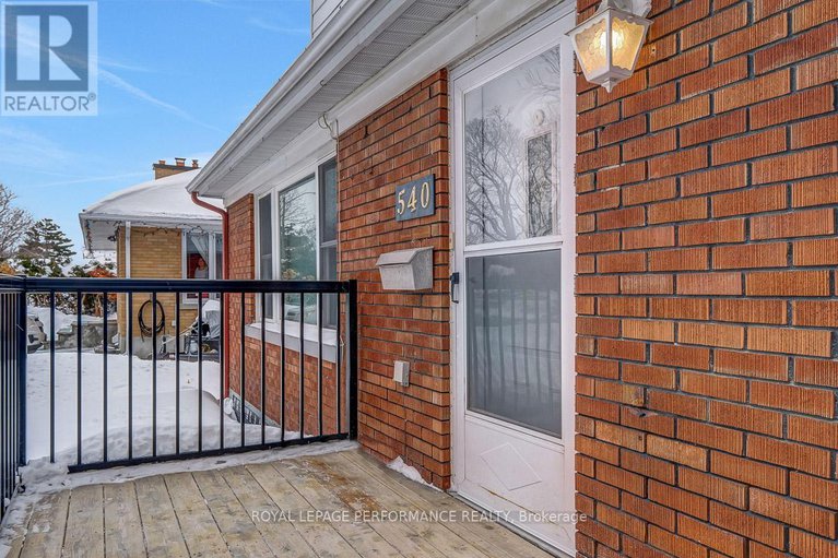 29403056/540-alesther-street/overbrookcastle-heights/ottawa/ontario/K1K1J3_4