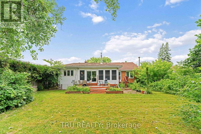 28591206/14-claver-street/cardinal-heights/ottawa/ontario/K1J6W7_30