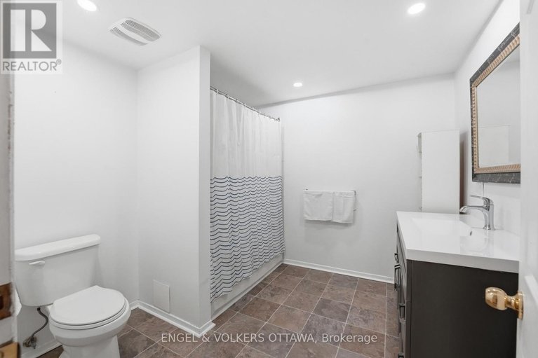 29615364/34-alison-korn-private/bells-corners/ottawa/ontario/K2H8M6_21