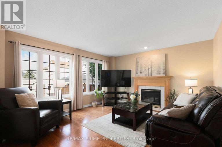 29075456/1545-senateurs-way/fallingbrookpineridge/ottawa/ontario/K4A4A2_10