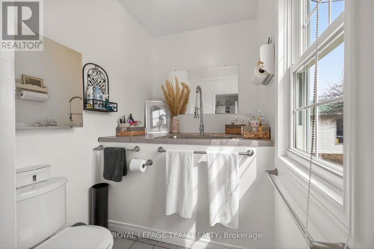 29568130/180-route-500-road/russell-twp/russell/ontario/K4R1E5_19