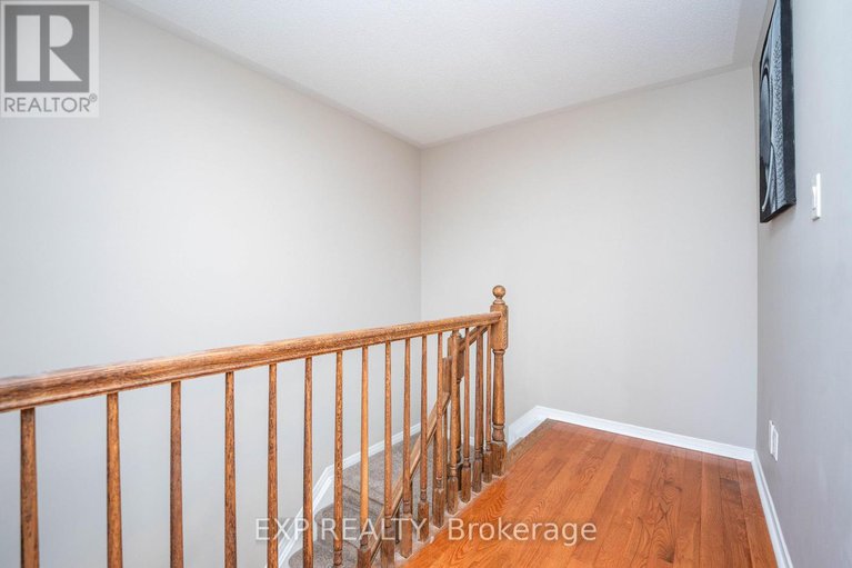 29123132/504-barholm-private/mer-bleuebradley-estatesanderson-park/ottawa/ontario/K4B1H9_15