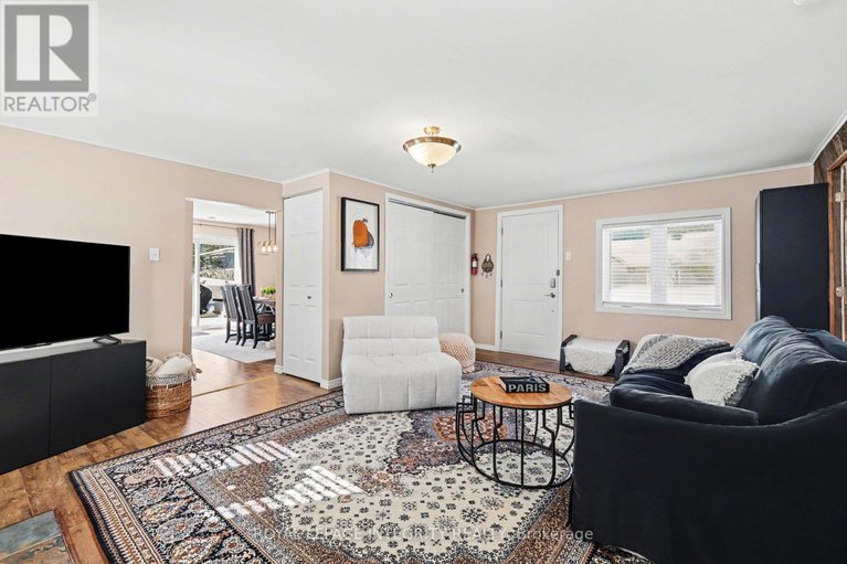 29413274/191-macmillan-lane/constance-bay/ottawa/ontario/K0A3M0_9