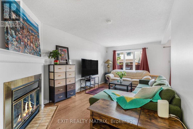 29047468/26-42-oakhaven-private/overbrookcastle-heights/ottawa/ontario/K1K4K1_16