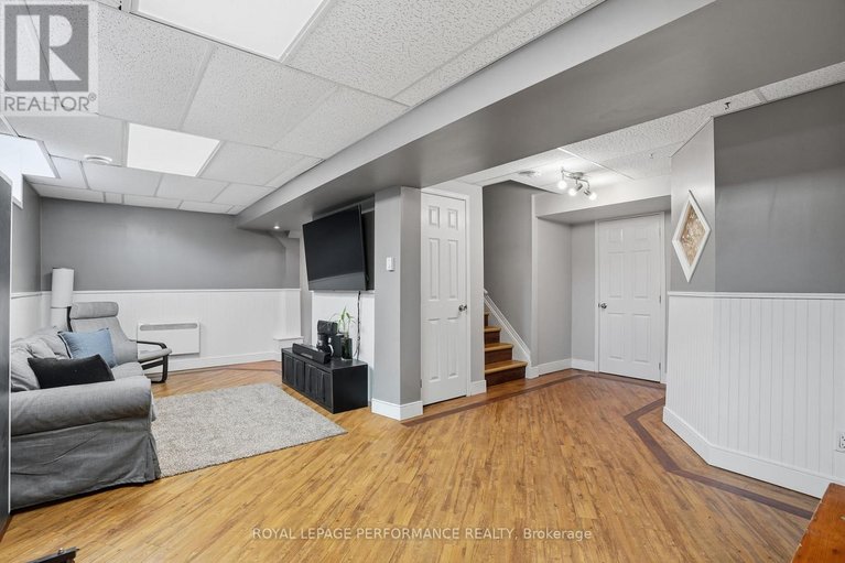 29550291/420-crystal-court/town-of-rockland/clarence-rockland/ontario/K4K0A1_20