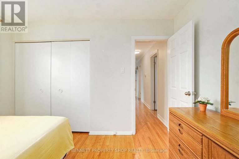 28973672/17-glenmanor-drive/meadowlandscrestview/ottawa/ontario/K2G3E8_17