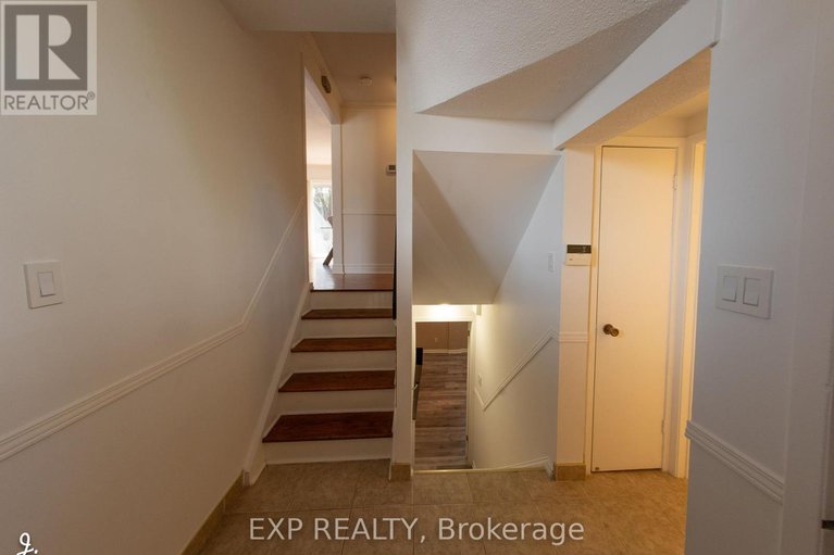 28377335/2772-springland-drive/mooneys-bayriverside-park/ottawa/ontario/K1V6M4_9