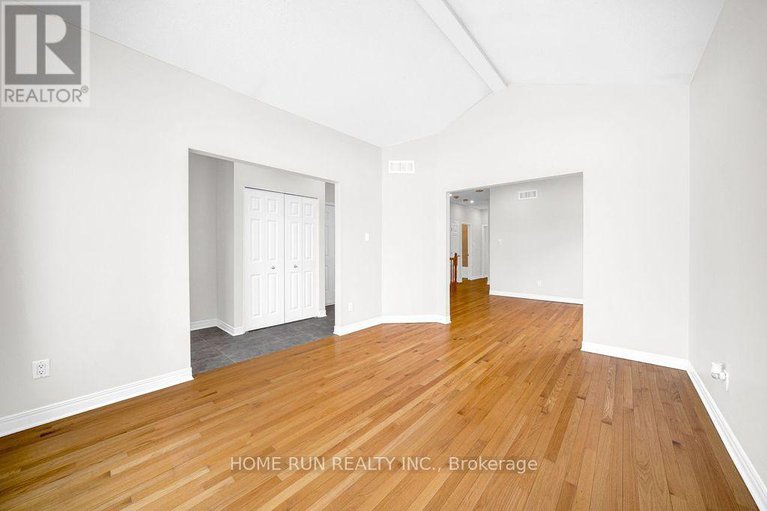 29424088/265-colbert-crescent/ridgemont/ottawa/ontario/K1V2C7_9