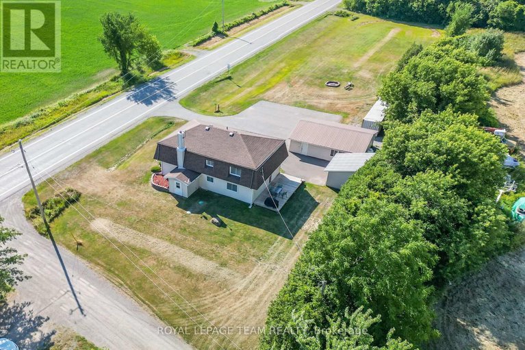 28675205/5745-fourth-line-road/rideau-twp-w-of-hwy-16-north-of-reg-rd-6/ottawa/ontario/K0A2T0_42