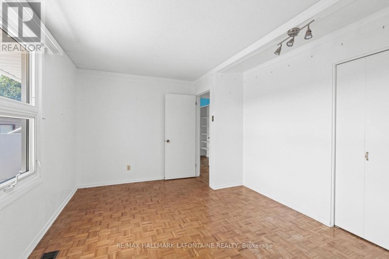 28771288/602-eastvale-drive/beacon-hill-north/ottawa/ontario/K1J6Z6_21
