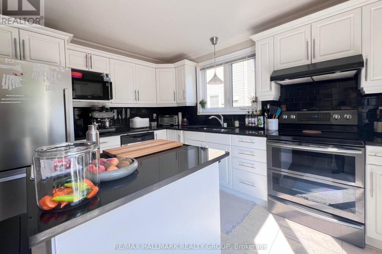 28748697/4-cadence-gate/bridlewood/ottawa/ontario/K2M1G9_12