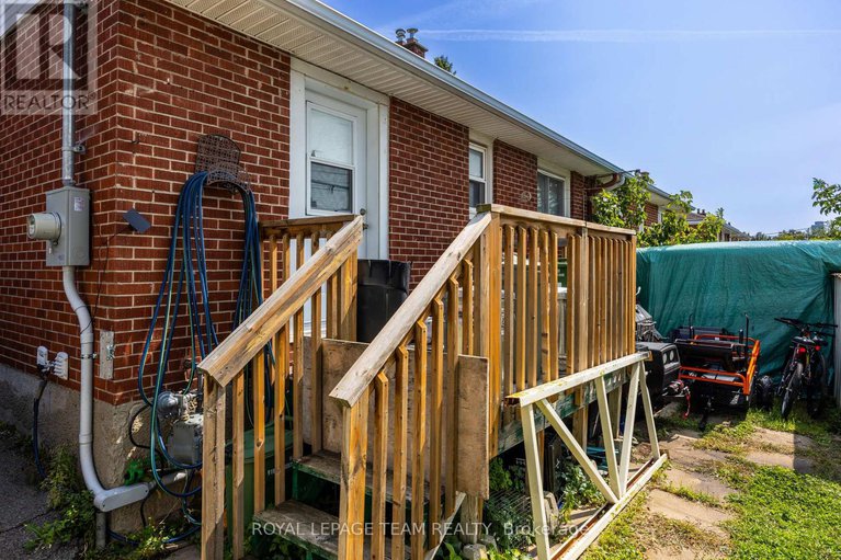 28895850/726-cummings-avenue/castle-heightsrideau-high/ottawa/ontario/K1K2L1_33