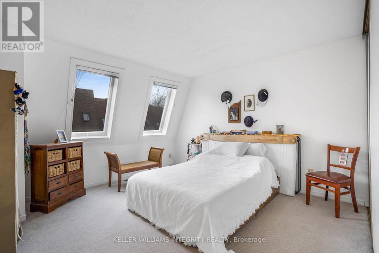 28271638/1471-bryson-lane/sawmill-creektimbermill/ottawa/ontario/K1T2T7_16