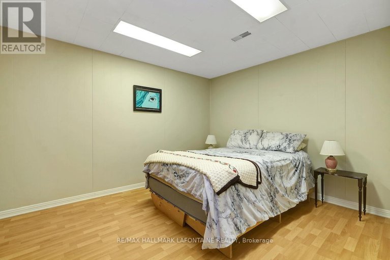 29444353/2443-ogilvie-road/beacon-hill-north/ottawa/ontario/K1J7N3_58