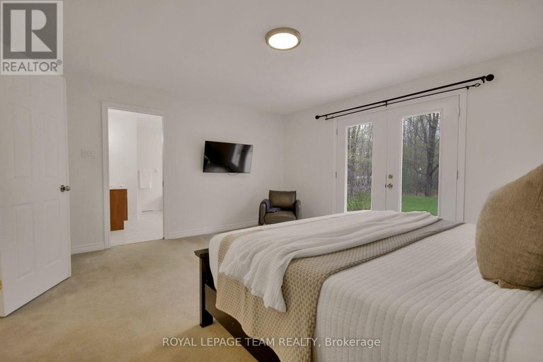 29064308/5719-stuewe-drive/manotick-east-to-manotick-station/ottawa/ontario/K4M1L2_37